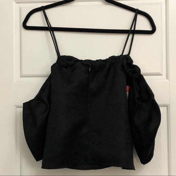 Aritzia off the shoulder crop top - Picture 2 of 2